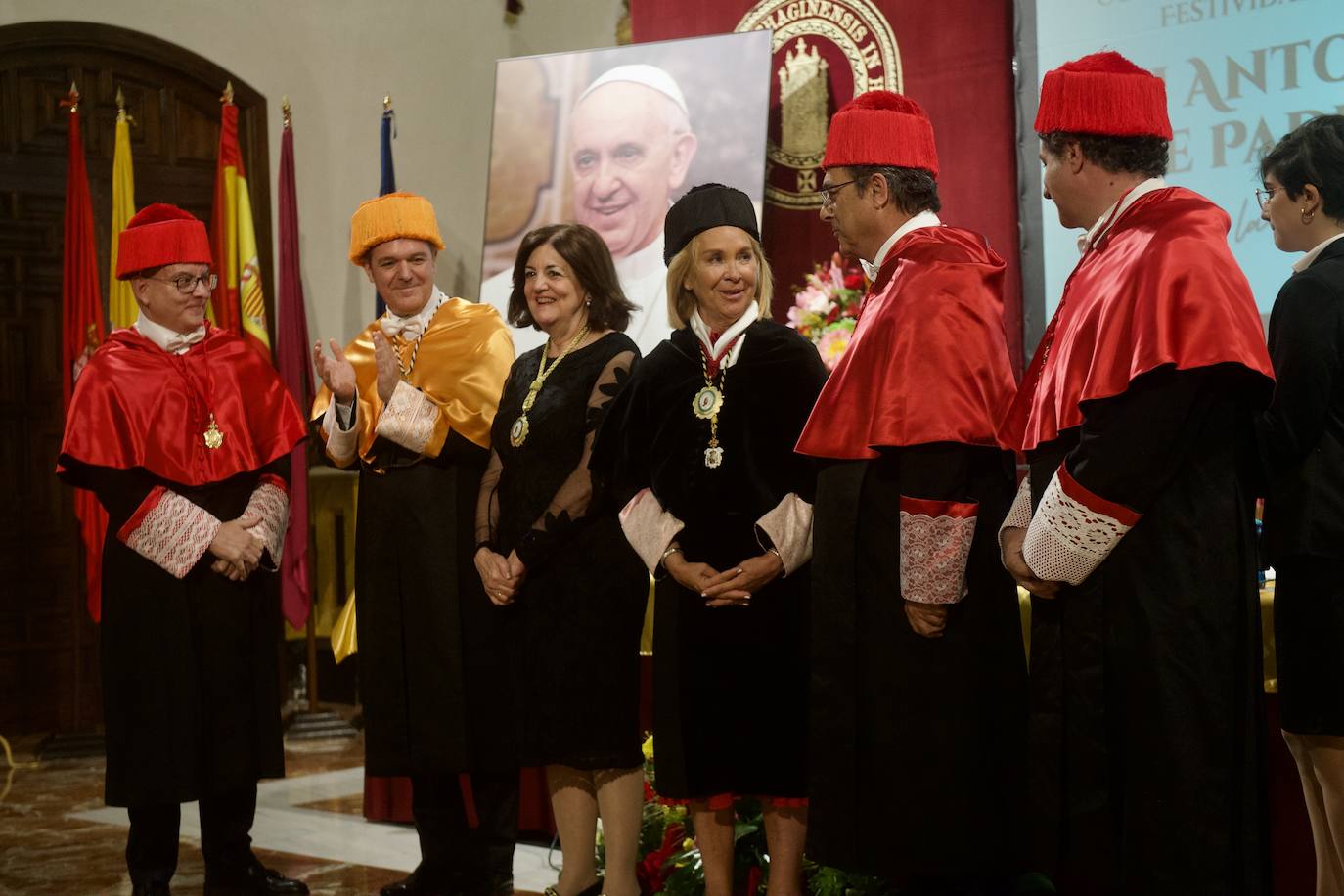 El acto de la UCAM por el día de San Antonio, en imágenes