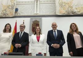 María del Carmen Ruiz, Miguel Ángel Miralles, Visitación Martínez, Alfonso Martínez Baños y Virginia Lopo, ayer en la Asamblea Regional.