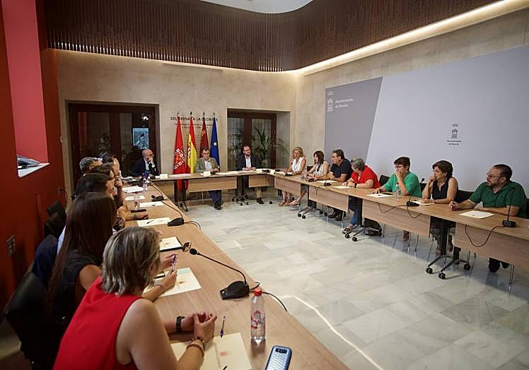 Reunión con vecinos de Espinardo, este miércoles, en la Sala de Corregidores.