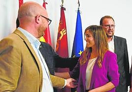 Muñoz, Pérez y Guillén, durante la comunicación de la composición del gobierno municipal el pasado lunes.