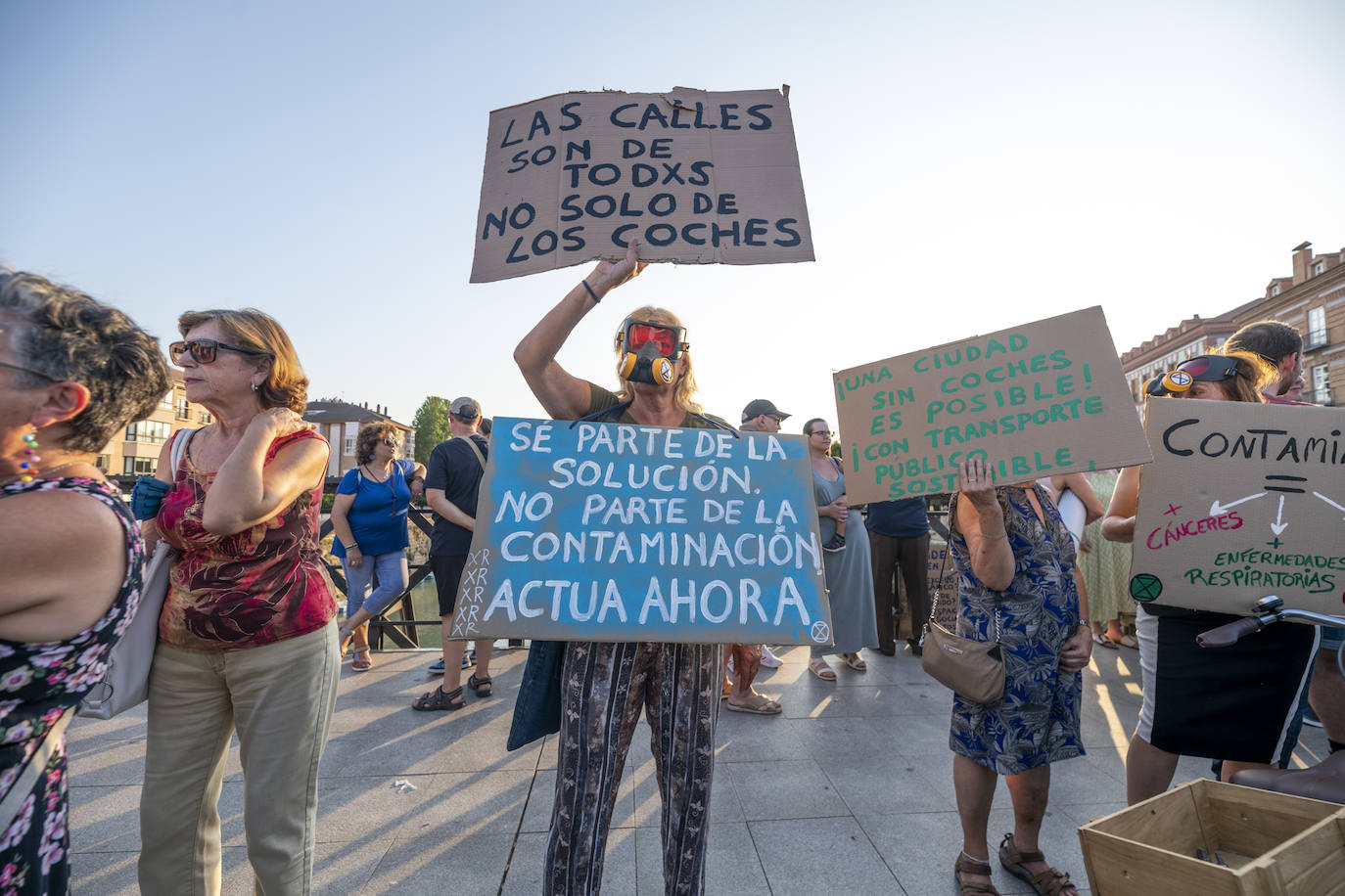 Protesta en el Puente de los Peligros de Murcia