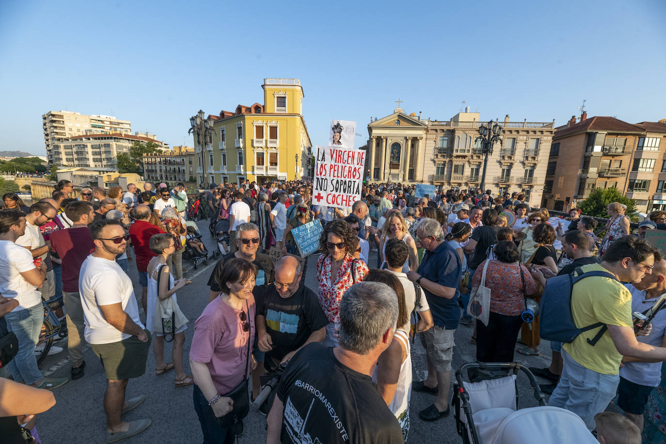 Protesta en el Puente de los Peligros de Murcia