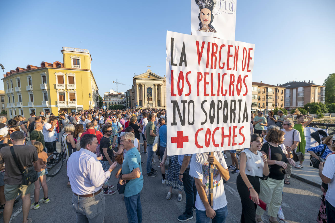 Protesta en el Puente de los Peligros de Murcia