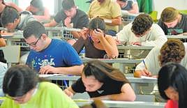 Un grupo de alumnos murcianos realizan la prueba de acceso hace dos semanas.