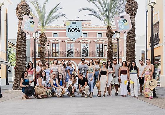 La Noria Outlet da el pistoletazo de salida a sus rebajas con influencers de la Región