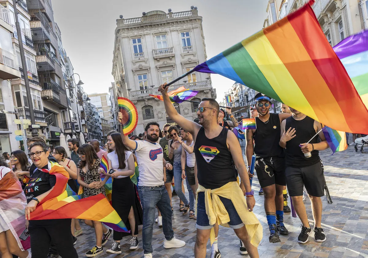 El EnorgulleCT reivindica los derechos de las familias LGTBI en Cartagena |  La Verdad