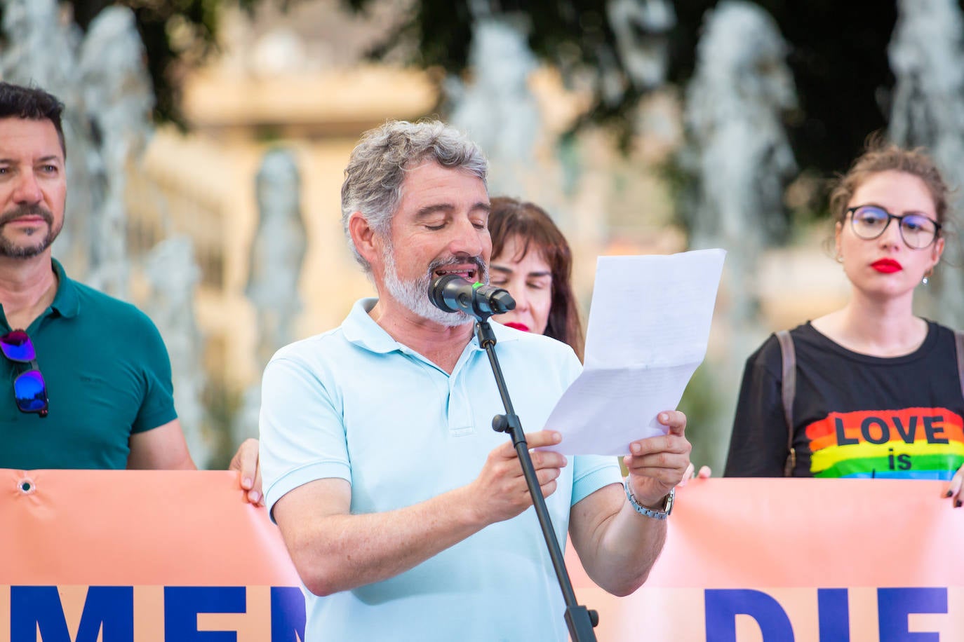 El Orgullo protesta contra la entrada de la ultraderecha en el gobierno de Orihuela