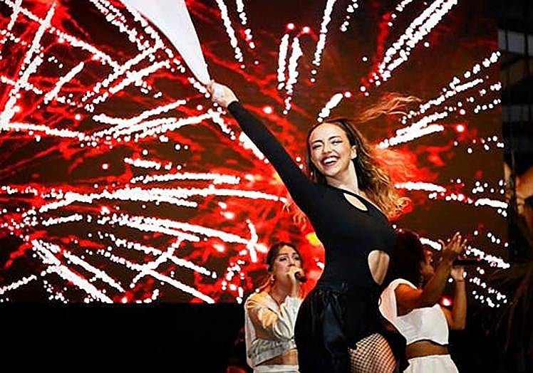 Bailarina del espectáculo 'Vëla'.