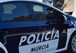 Un vehículo de la Policía Local de Murcia, en una imagen de archivo.