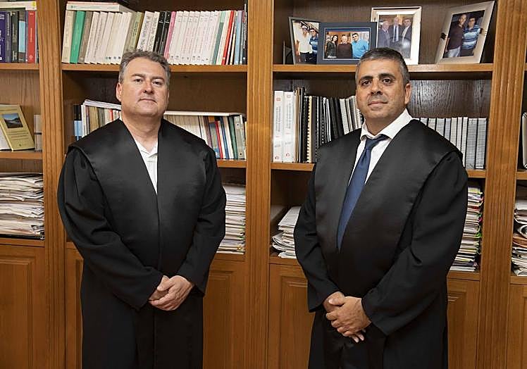 Antonio González-Amaliach y Diego Martínez, en su despacho de Puerto de Mazarrón.