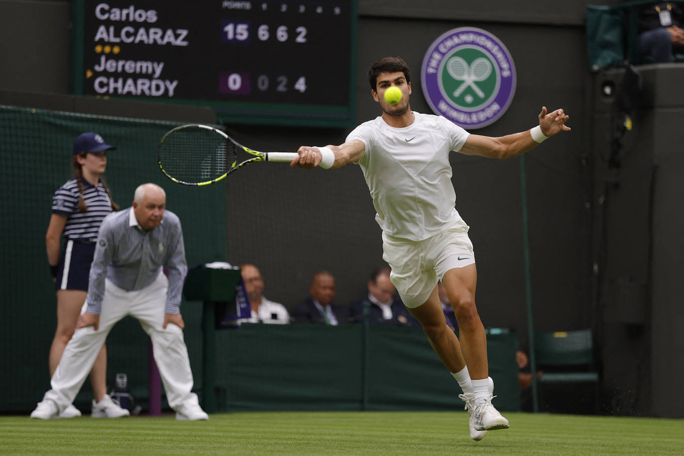 Alcaraz despega en Wimbledon