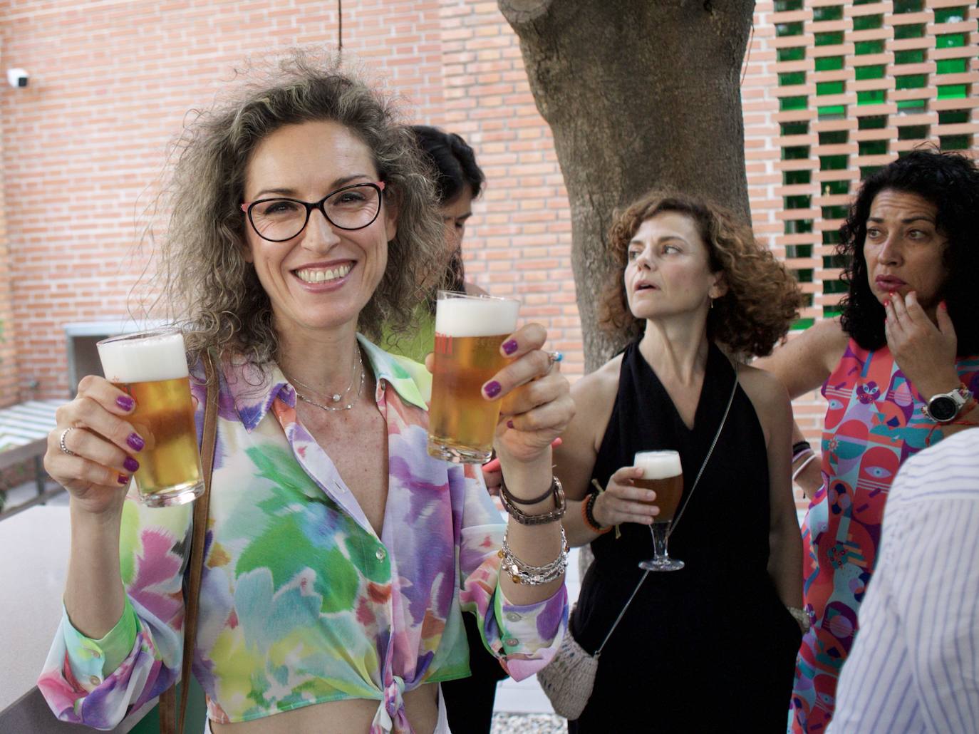 Subasta benéfica de arte, en imágenes