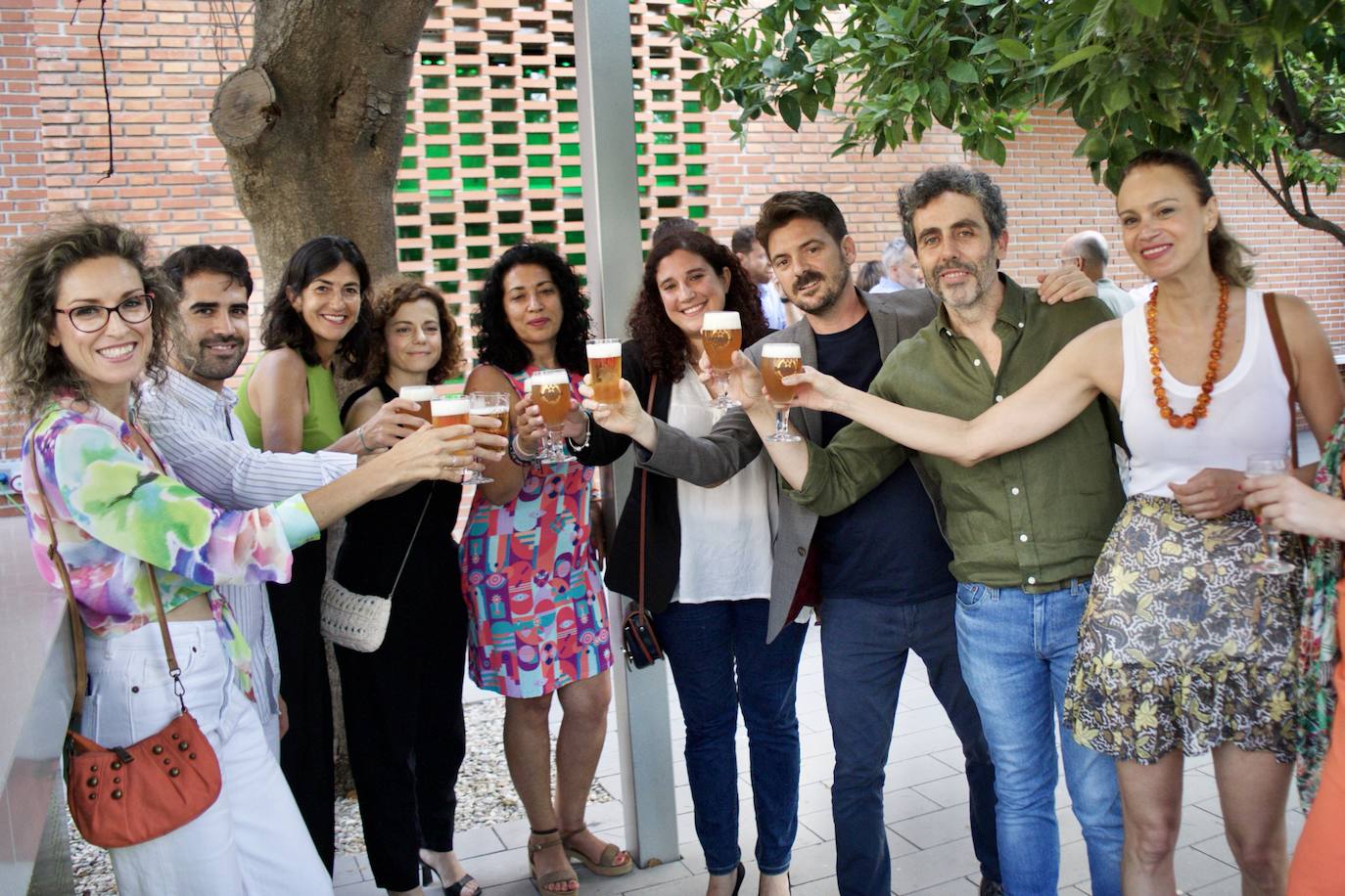 Subasta benéfica de arte, en imágenes