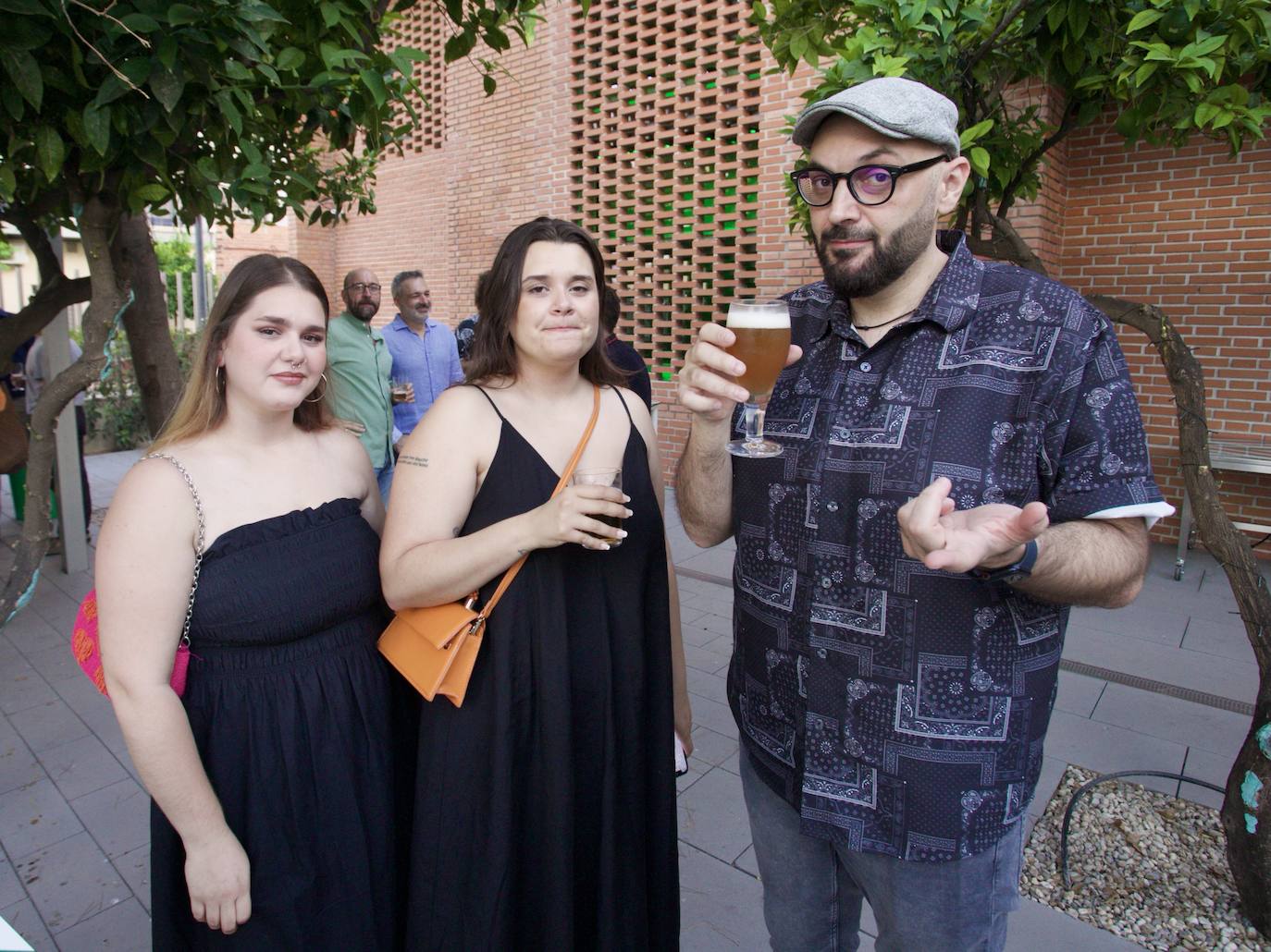 Subasta benéfica de arte, en imágenes