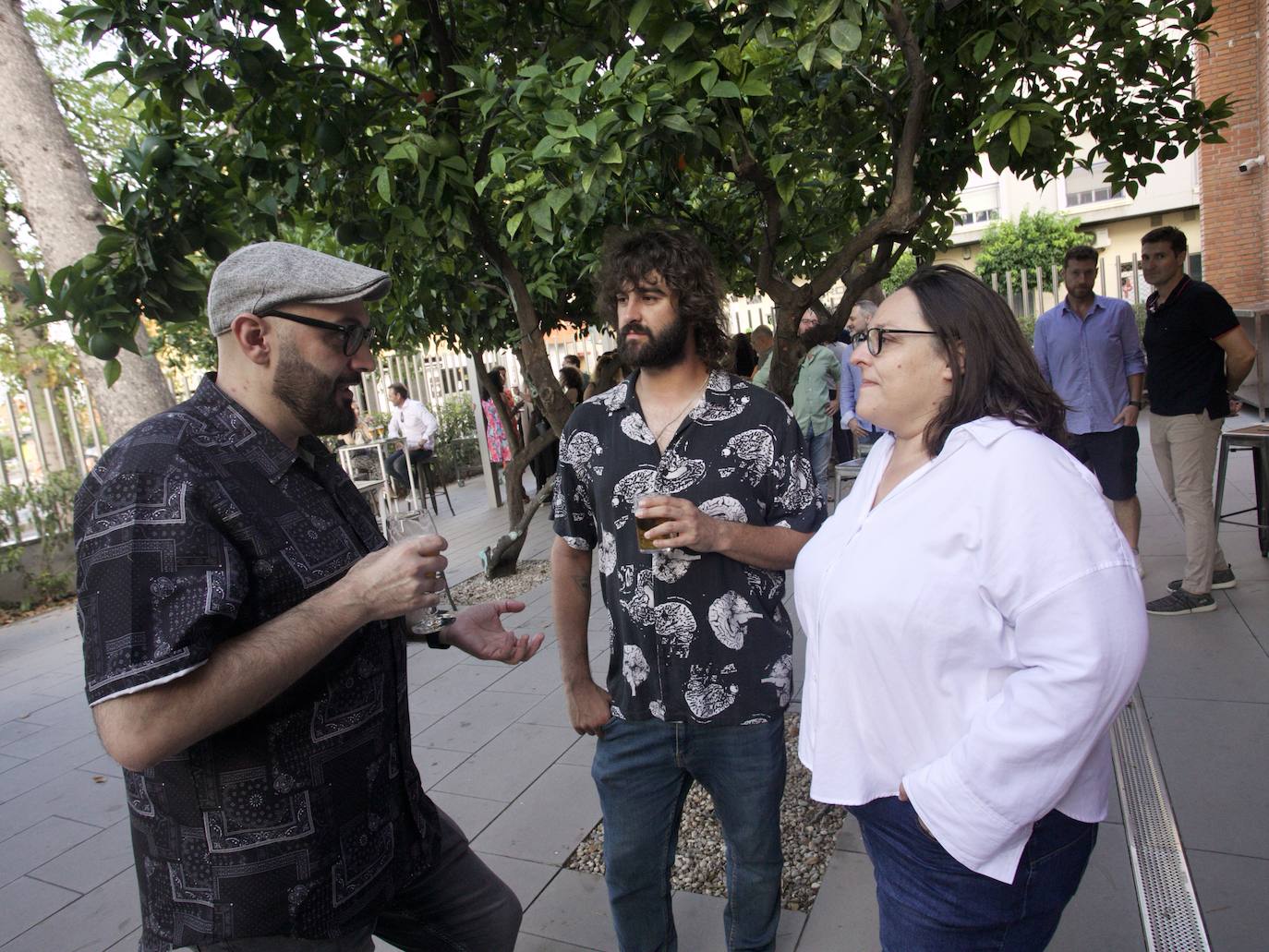 Subasta benéfica de arte, en imágenes