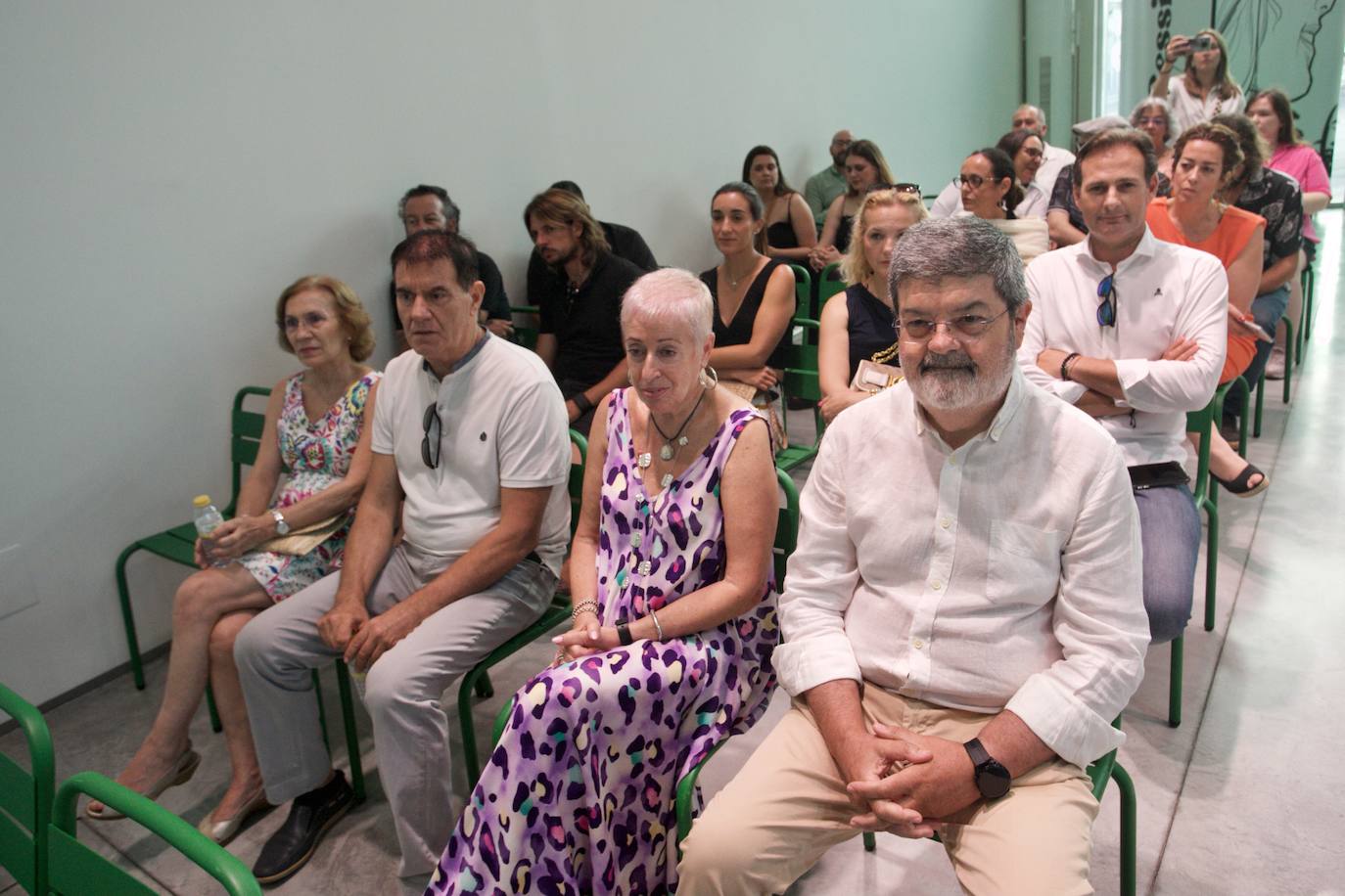 Subasta benéfica de arte, en imágenes