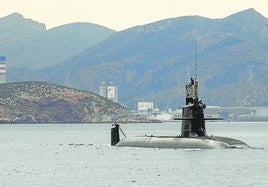 El S-81 navegando el miércoles frente a La Algameca.
