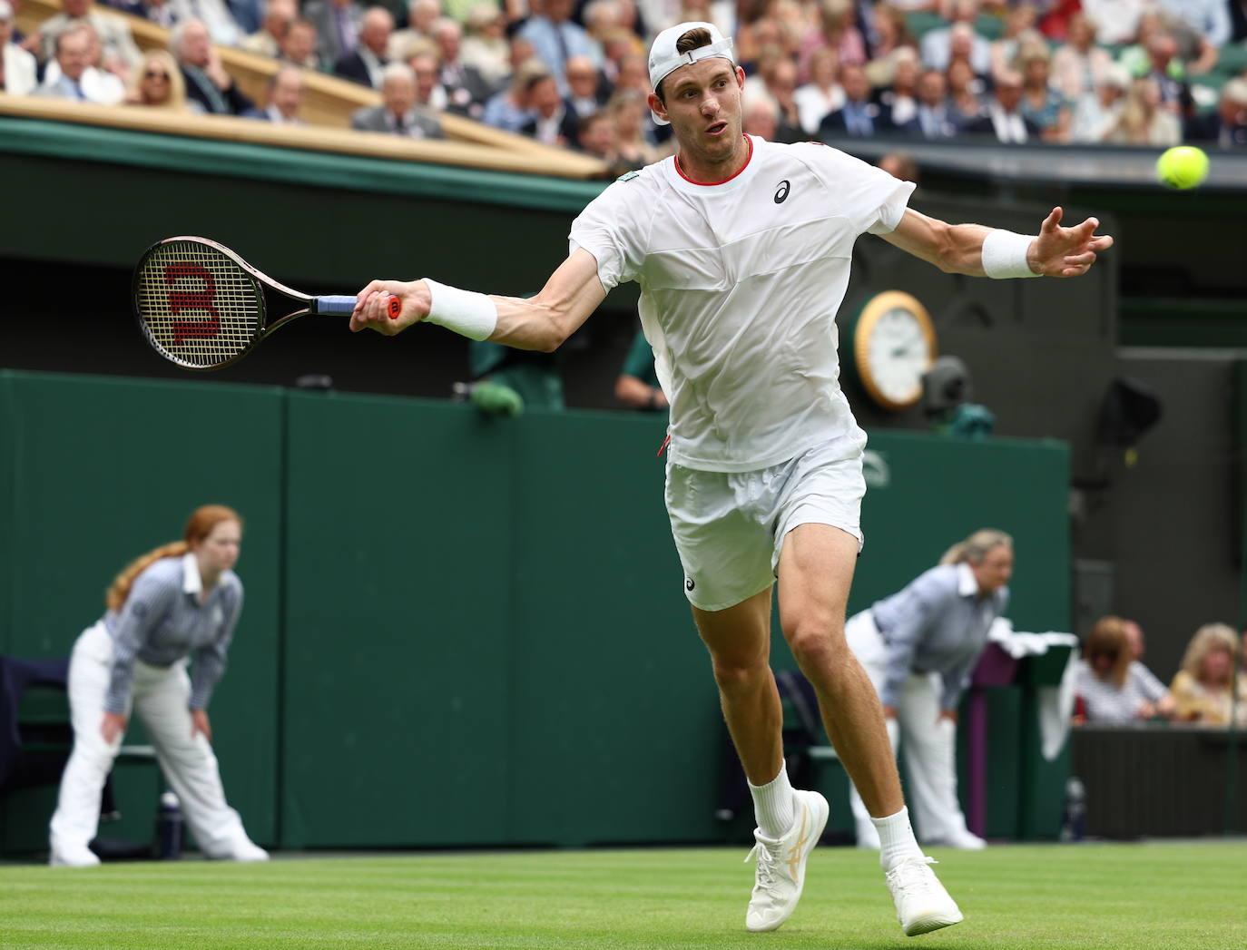 El partido entre Carlos Alcaraz y Jarry en Wimbledon, en imágenes