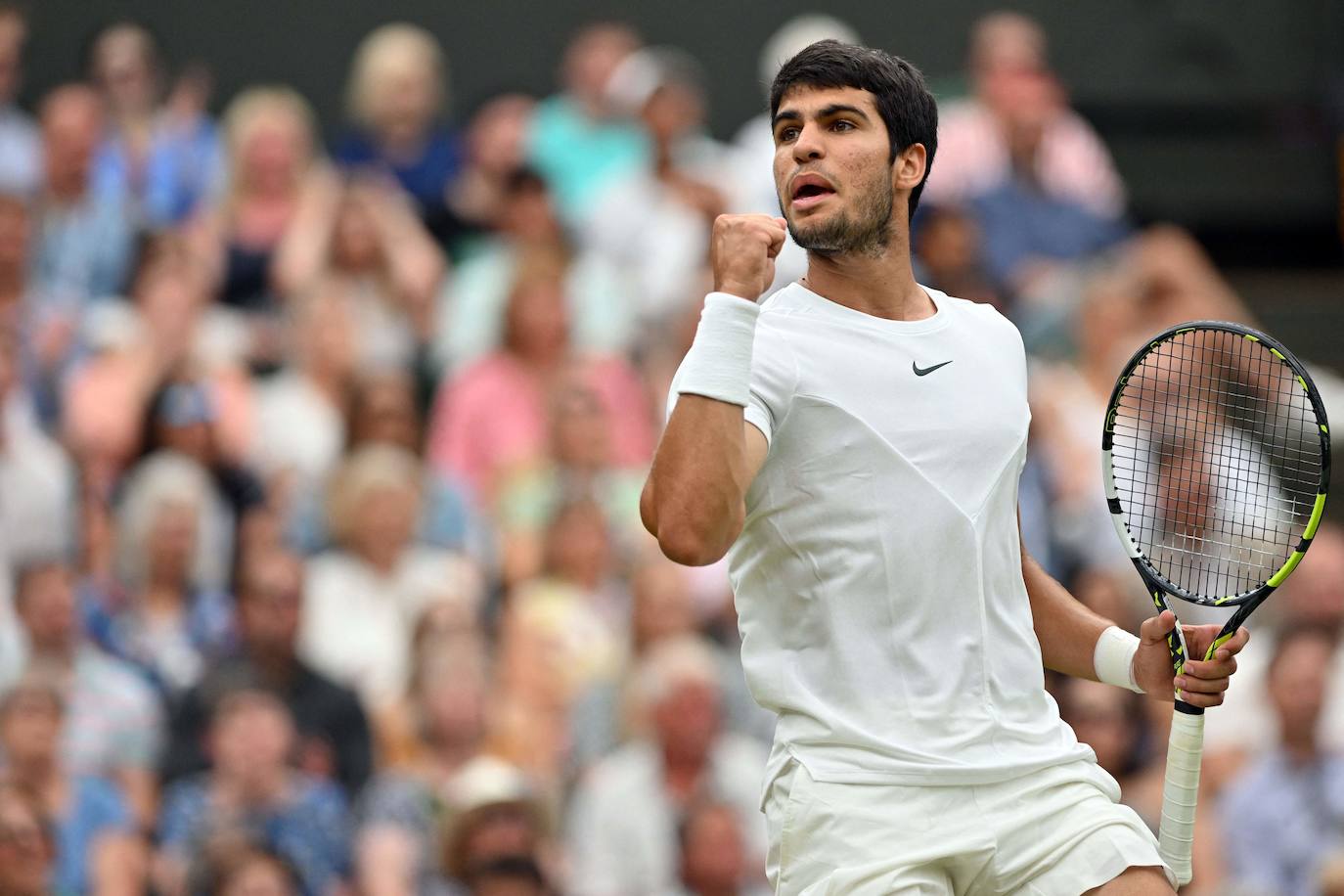 El partido entre Carlos Alcaraz y Jarry en Wimbledon, en imágenes