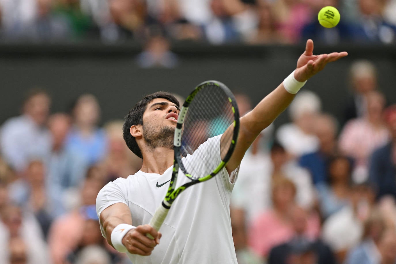 El partido entre Carlos Alcaraz y Jarry en Wimbledon, en imágenes