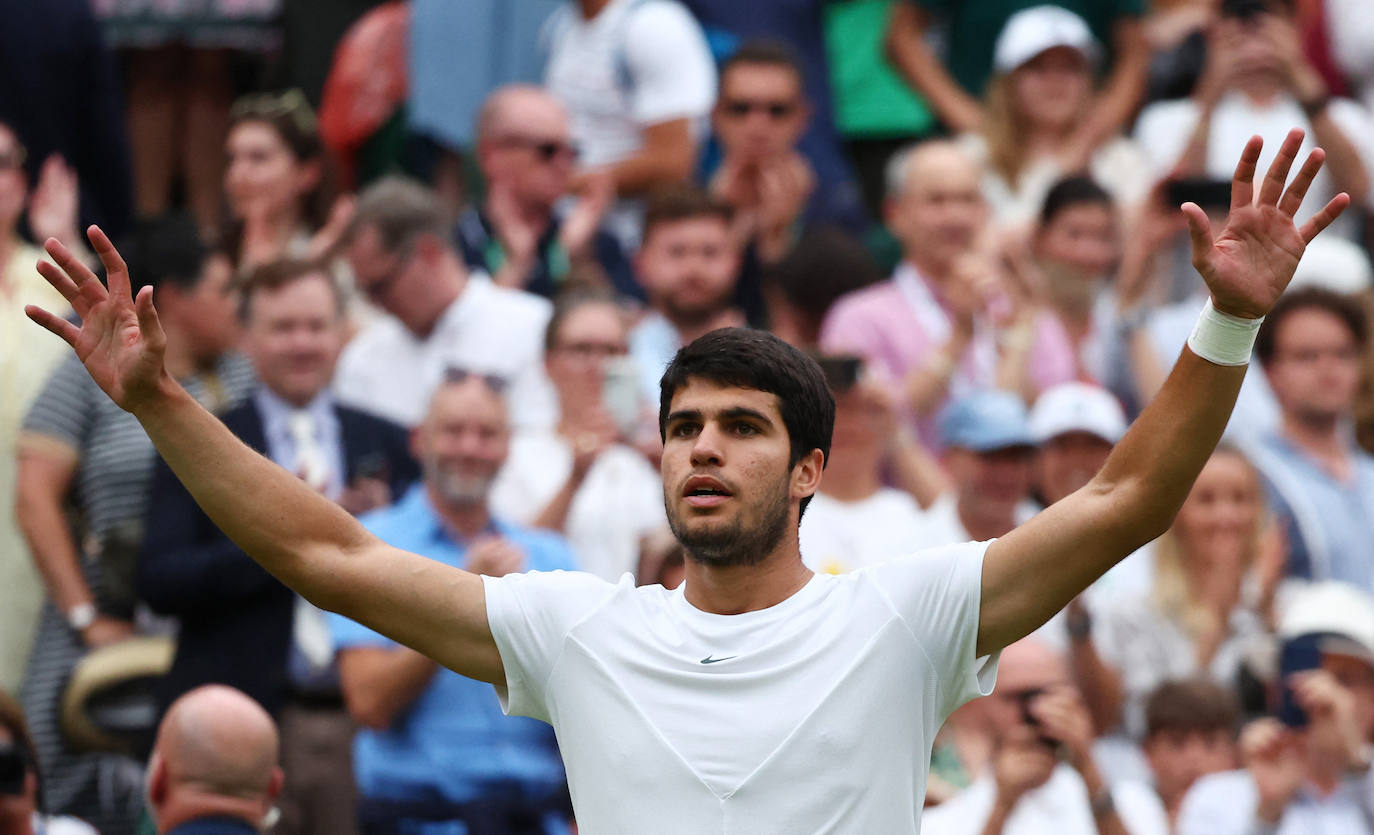 El partido entre Carlos Alcaraz y Jarry en Wimbledon, en imágenes