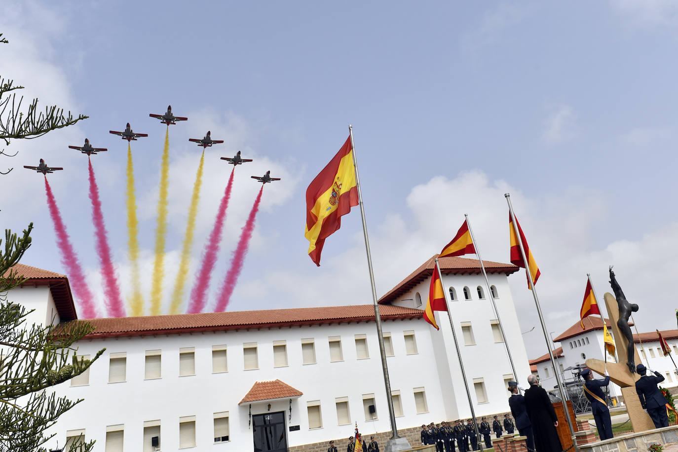 Visita de Felipe VI a la Academia General del Aire, en imágenes