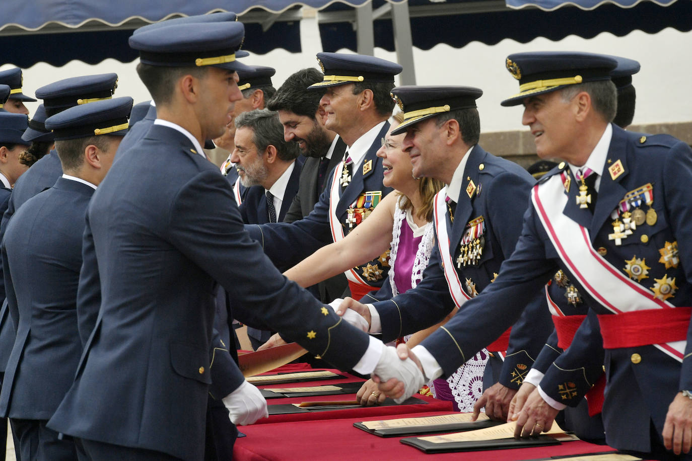 Visita de Felipe VI a la Academia General del Aire, en imágenes
