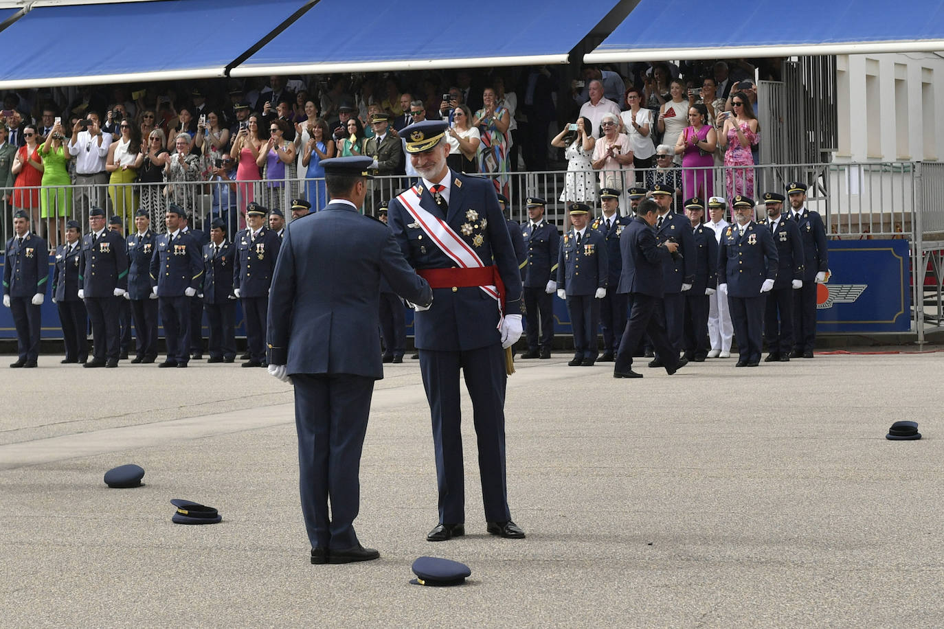 Visita de Felipe VI a la Academia General del Aire, en imágenes