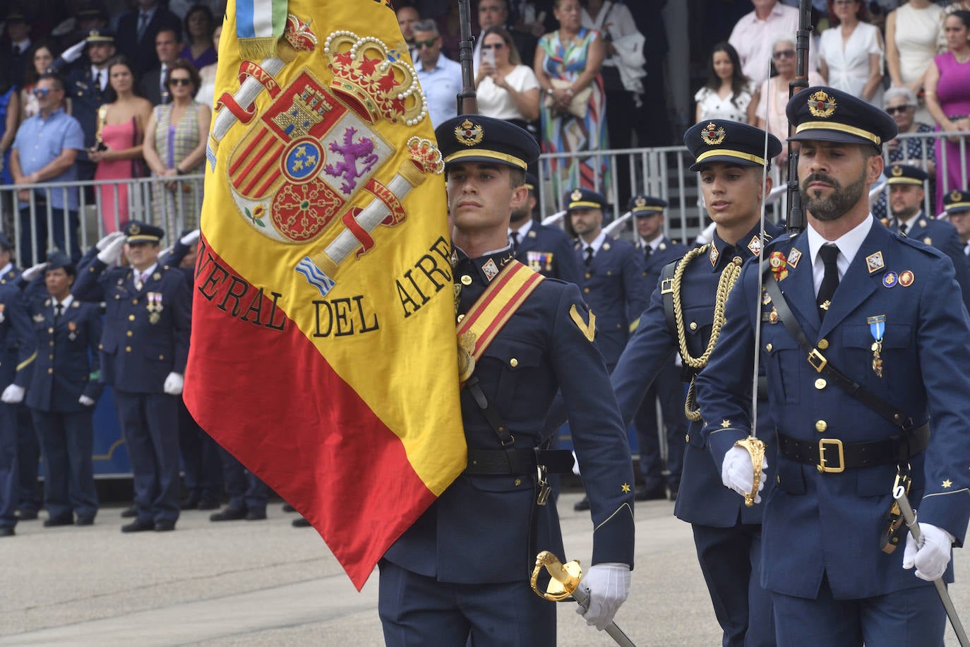 Visita de Felipe VI a la Academia General del Aire, en imágenes