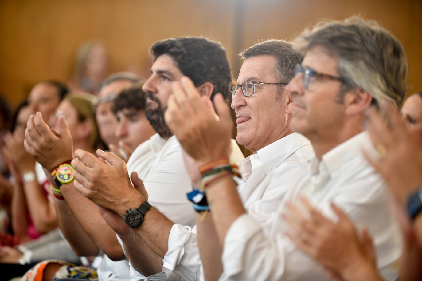 Feijóo lleva su campaña electoral a Murcia, arropado por Aznar y López Miras
