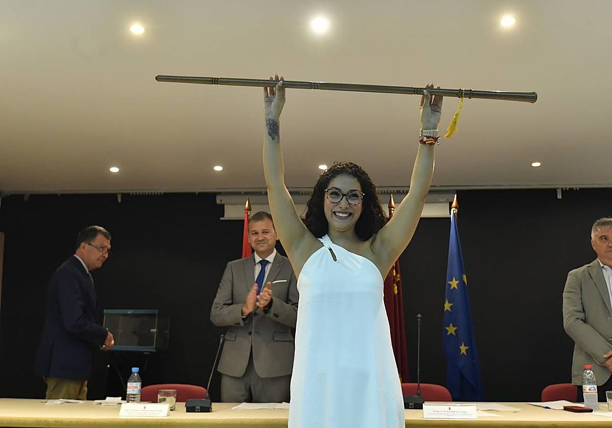 Nuria Vives preside Algezares