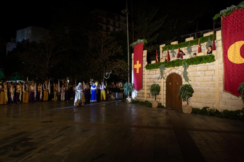 Teodomiro entrega el castillo y la Armengola lo reconquista