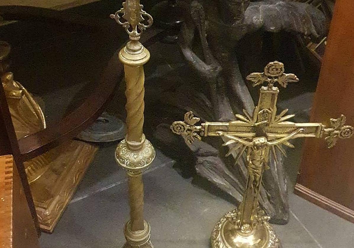 Objetos recuperados por la Policía Nacional que fueron robados de iglesias de Murcia.