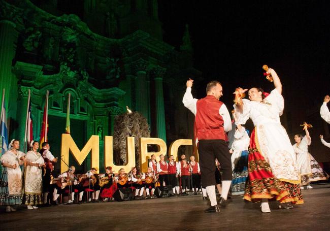 Festival Folklore en el Mediterráneo.