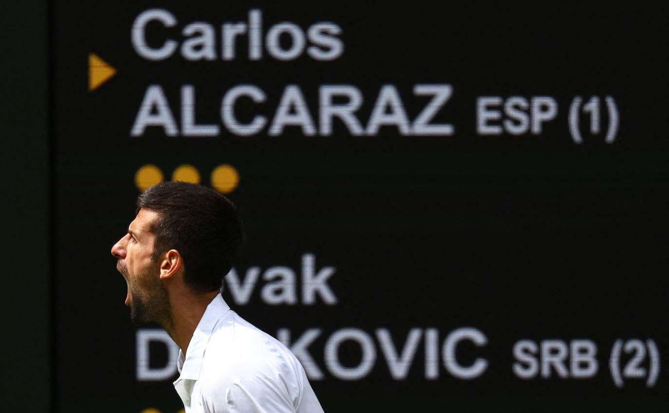 La final de Wimbledon entre Carlos Alcaraz y Novak Djokovic, en imágenes