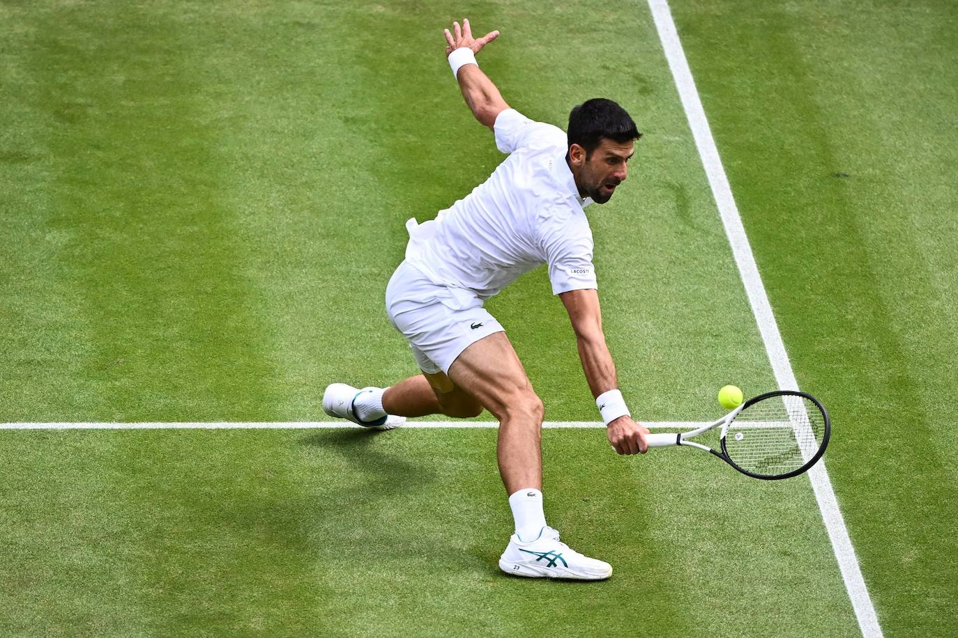 La final de Wimbledon entre Carlos Alcaraz y Novak Djokovic, en imágenes