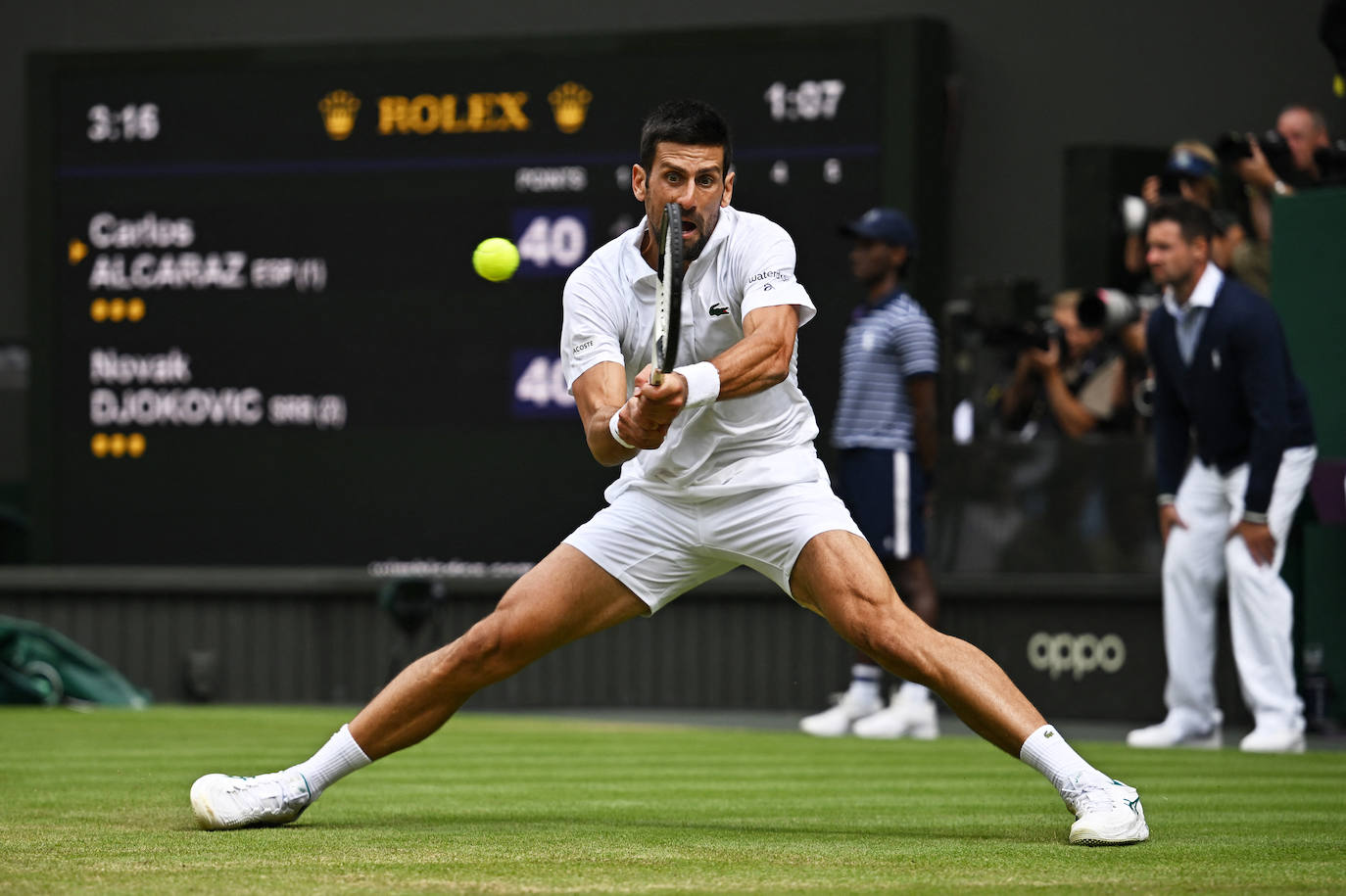 La final de Wimbledon entre Carlos Alcaraz y Novak Djokovic, en imágenes