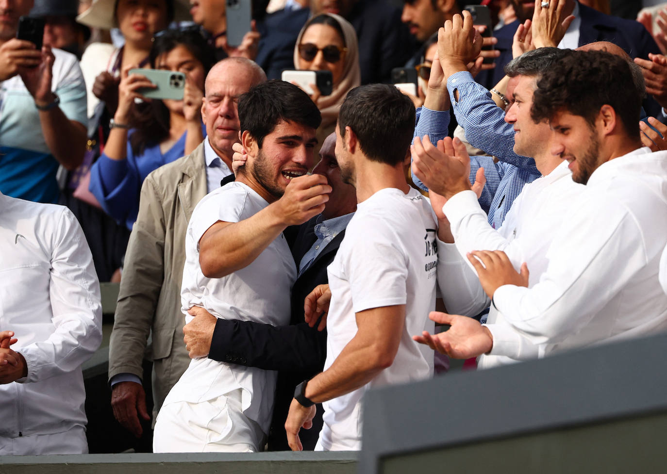 La final de Wimbledon entre Carlos Alcaraz y Novak Djokovic, en imágenes