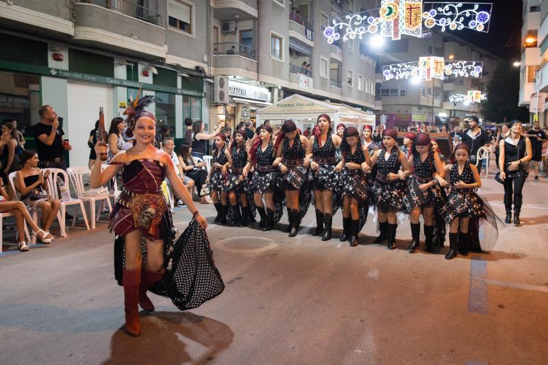 El desfile infantil de Moros y Cristianos, en imágenes
