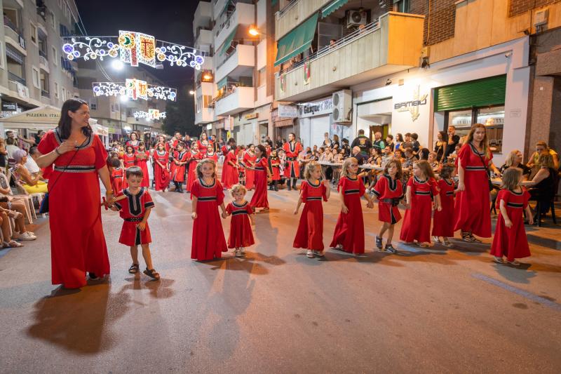 El desfile infantil de Moros y Cristianos, en imágenes