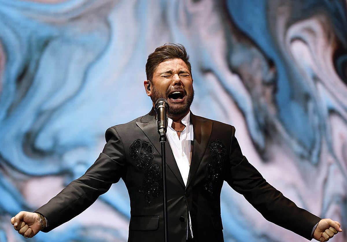 Miguel Poveda, durante una actuación.