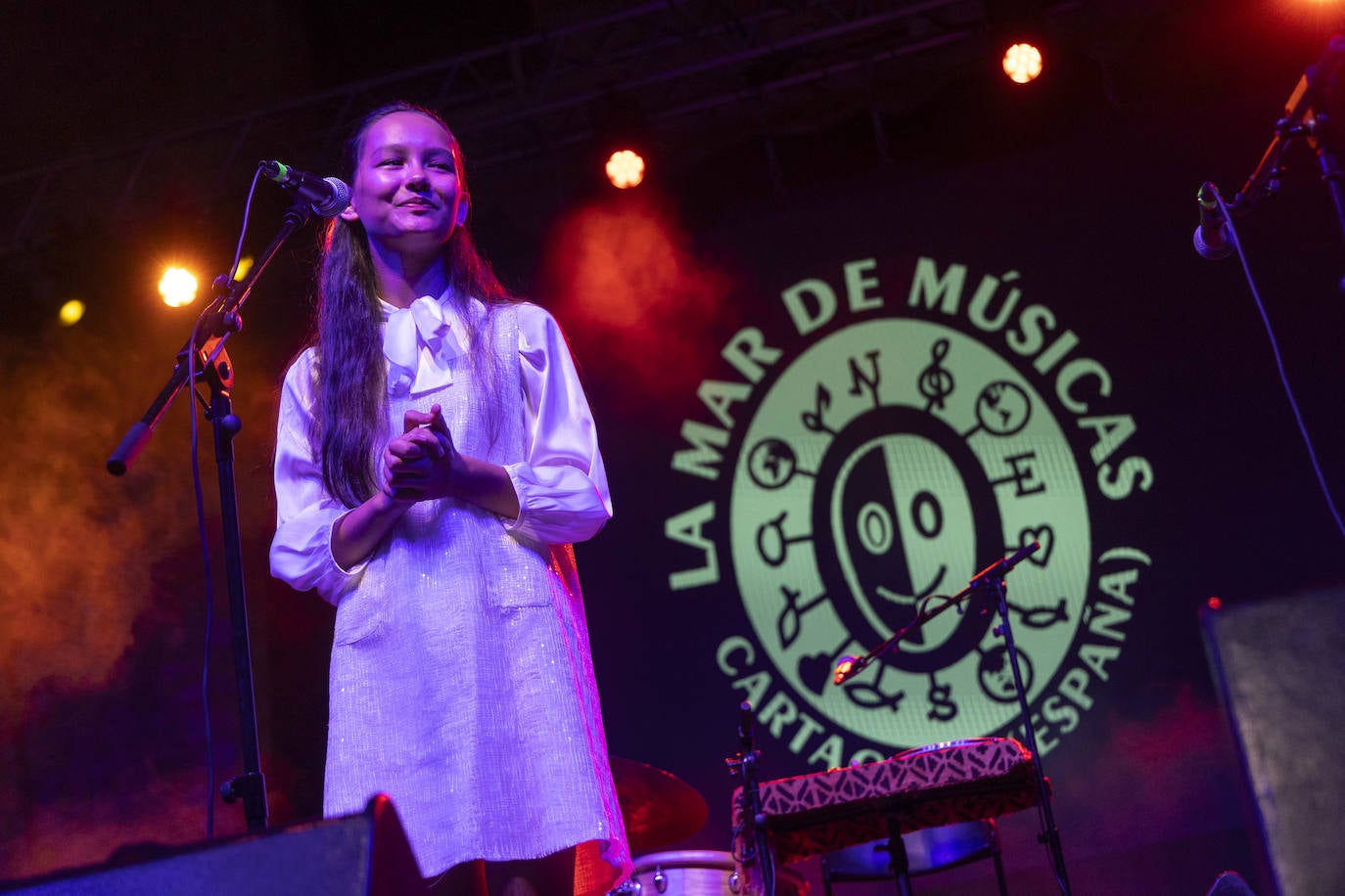 En el tributo 'Yo no canto por cantar. 50 años sin Víctor Jara' actuaron Valeria Castro, Isaac et Nora, Muerdo, Club del Río, Luis Pastor, Emilia y Pablo y Luis Barría.