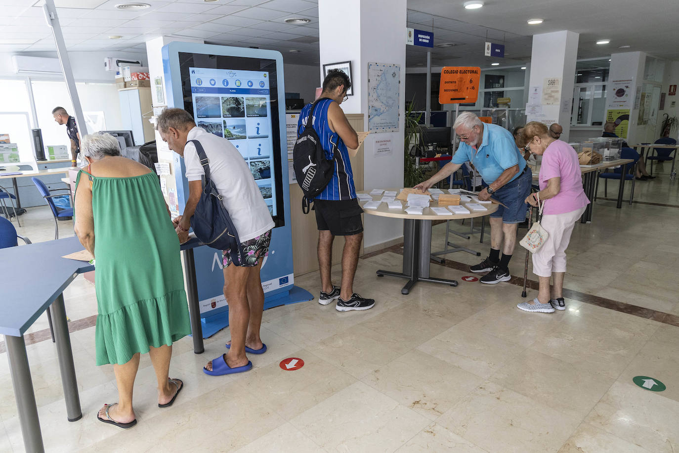 El domingo electoral en la Región de Murcia, en imágenes