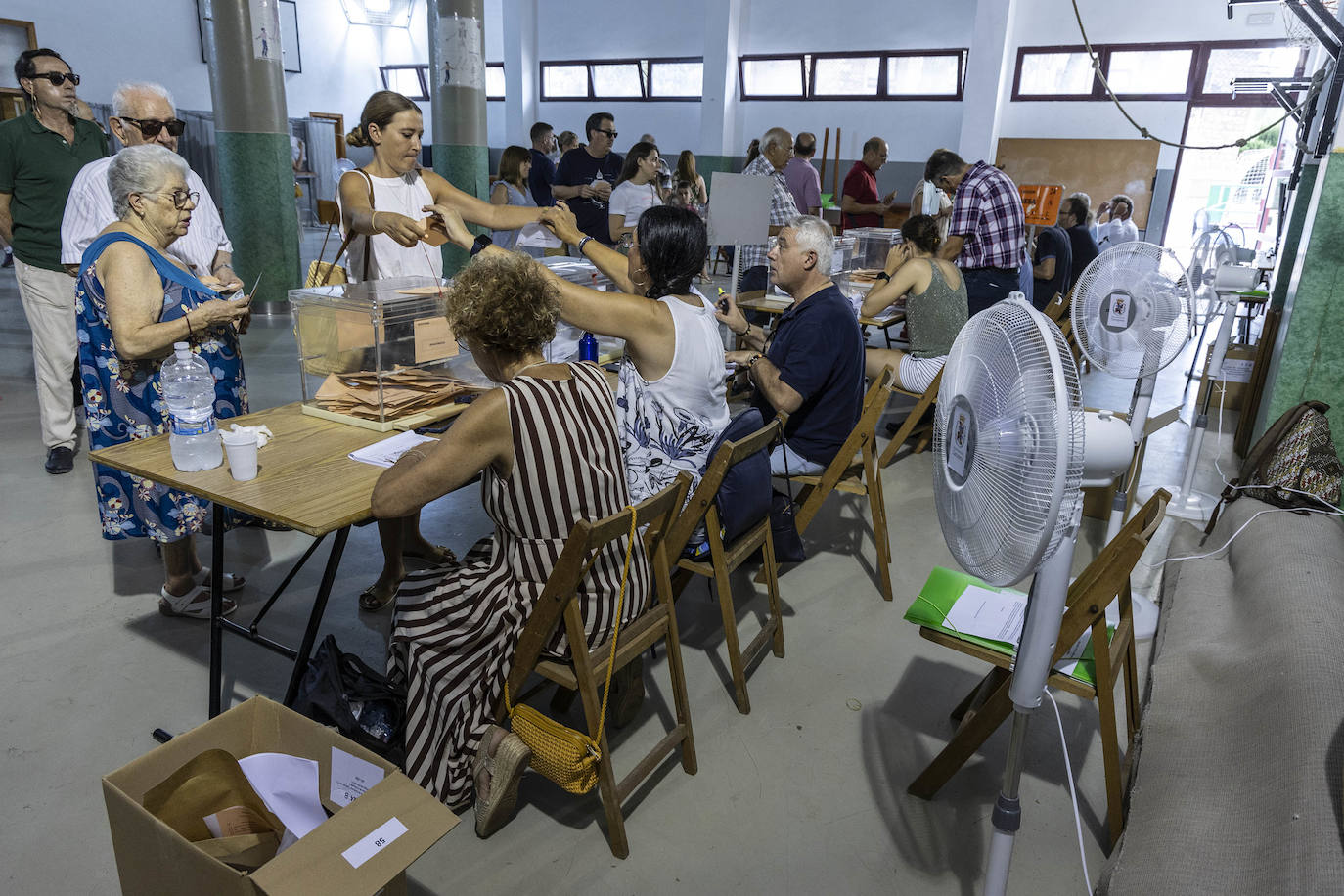 El domingo electoral en la Región de Murcia, en imágenes