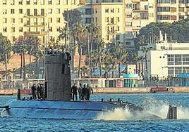 El 'Tramontana', entrando en Cartagena, tras una misión, en una imagen de archivo.