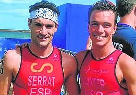 El vigués Antonio Serrat y el totanero Sergio Baxter, tras su participación en la prueba de las Series Mundiales celebrada en Sunderland (Inglaterra).