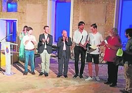 Özberk Sarigül recibe el máximo trofeo en la clausura celebrada en el Claustro del Convento de San Francisco.