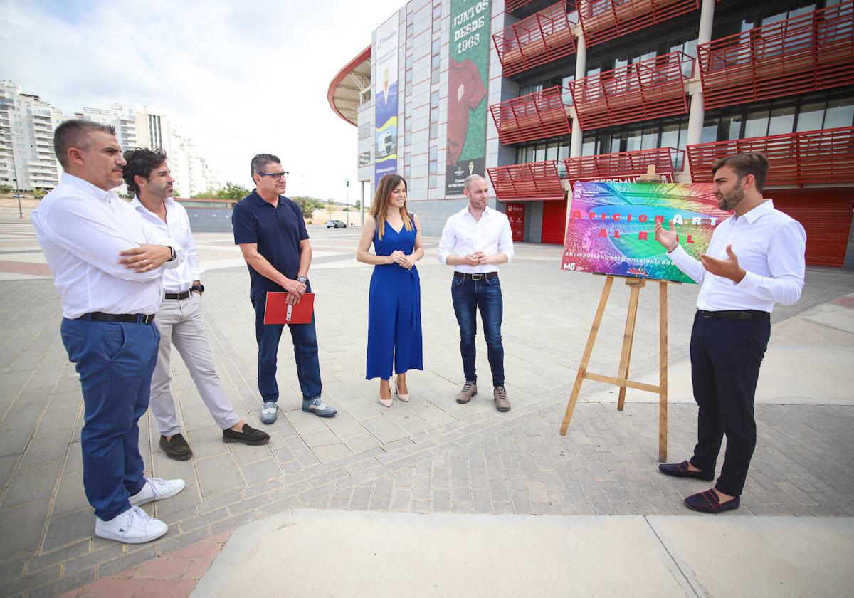 Presentación de la iniciativa 'Aficionarte al Real', este viernes.