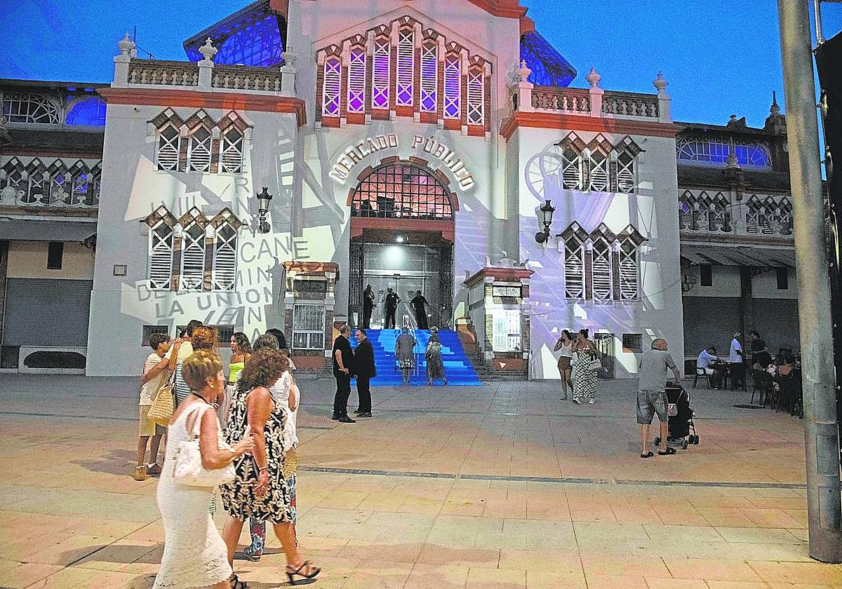La fachada del Antiguo Mercado Público de La Unión, ayer, en el inicio de la LXII edición del Festival Internacional.