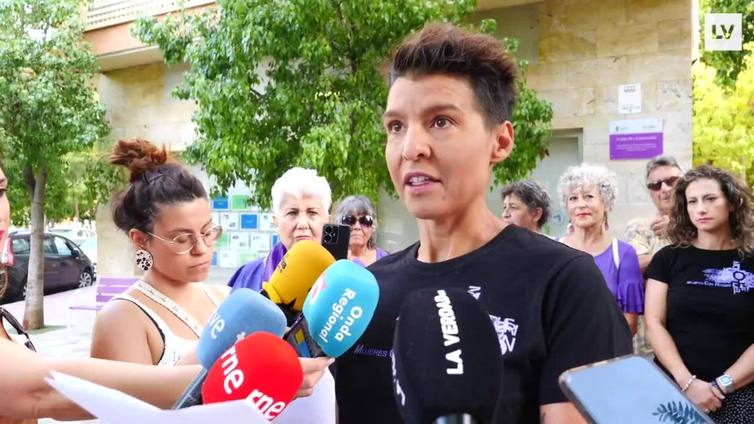 La portavoz de Mujeres con Nombre, Raquel Esteve, explica el incidente vivido en el Pleno de Molina